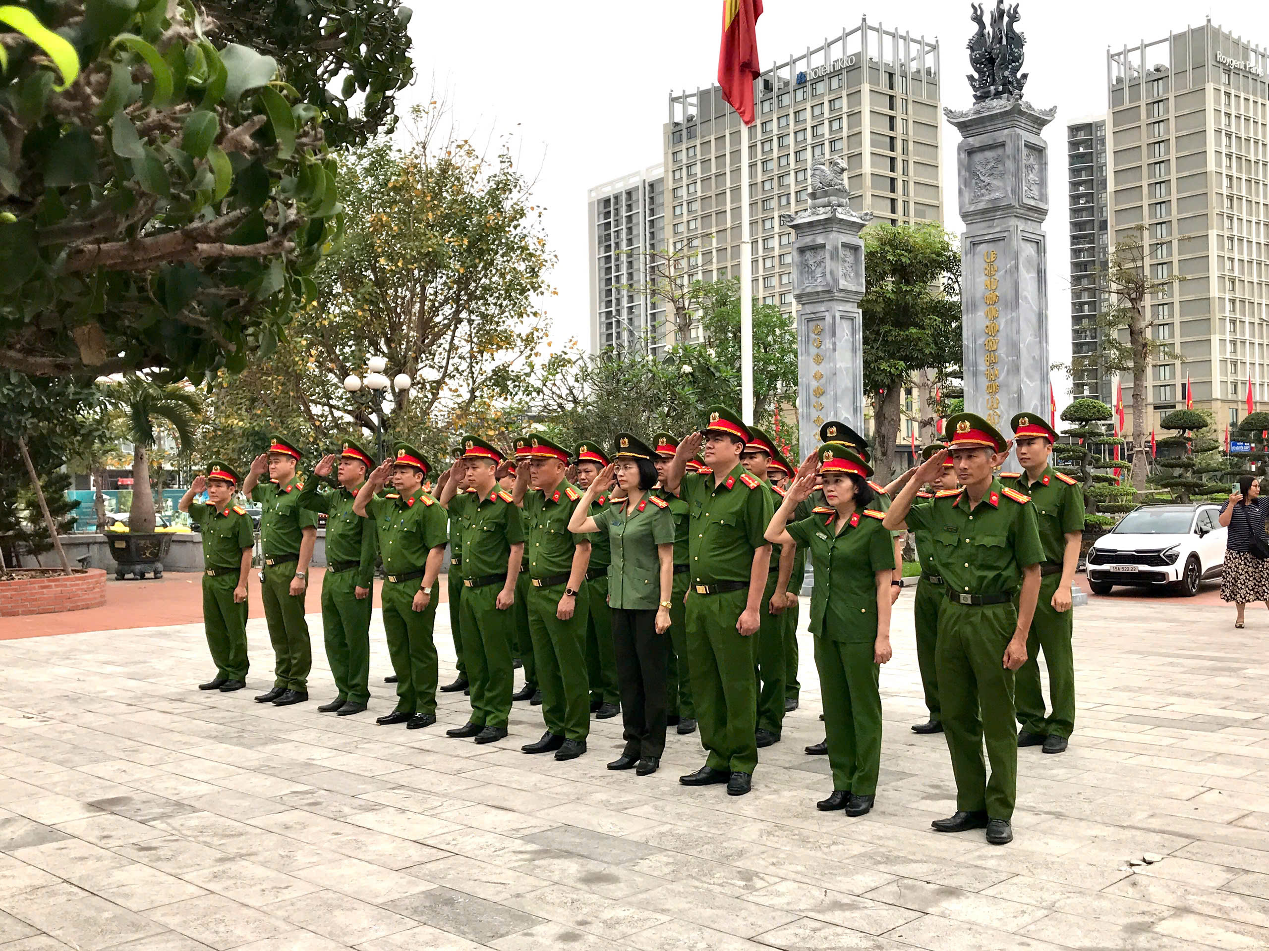 Công an phường Vĩnh Niệm tri ân với người có công với cách mạng